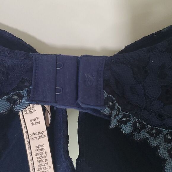 Victoria's Secret Body by Victoria Perfect Shape Lace Overlay Bra Navy 34DD - Picture 5 of 10